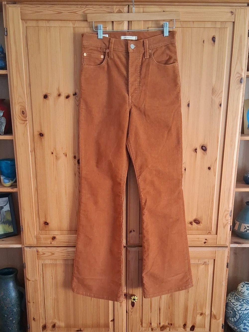 Levi's Premium Button Fly Rust Corduroy Boho Western Ribcage Flare Pants Sz 27